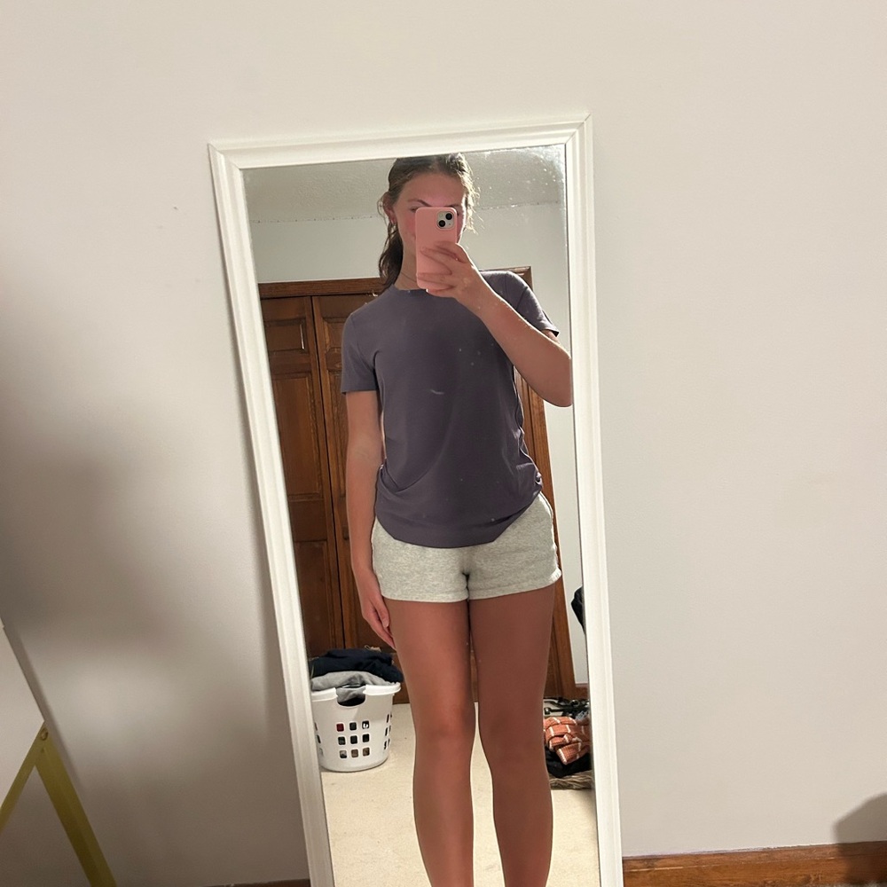 ATHLETA OUTBOUND TEE!!